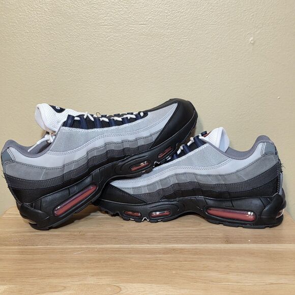 Nike Air Max 95 Smoke Grey Track Red DM0011-007 Men\'s Size 11.5 main image 4
